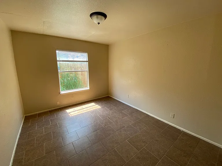 1136 San Francisco St — Photo 9