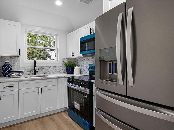 3rd image of 3343 Mickle Avenue