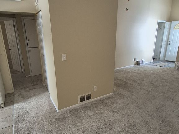 4th image of 23031 Melville Ave