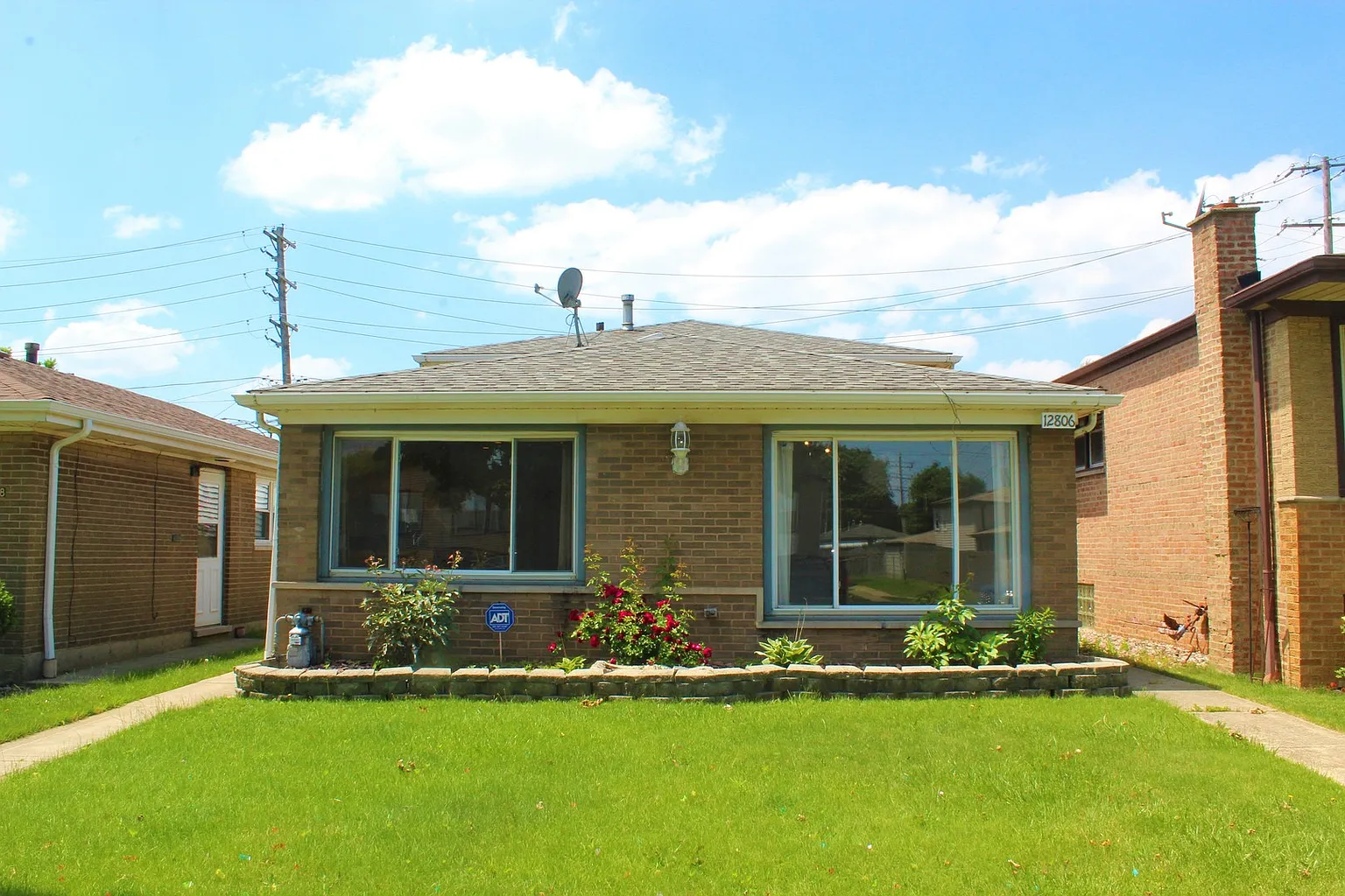 12806 S Saginaw Ave photo 1
