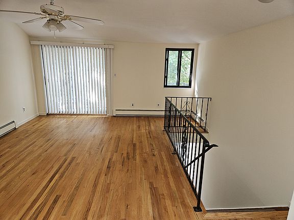 3rd image of 40-00 215th St