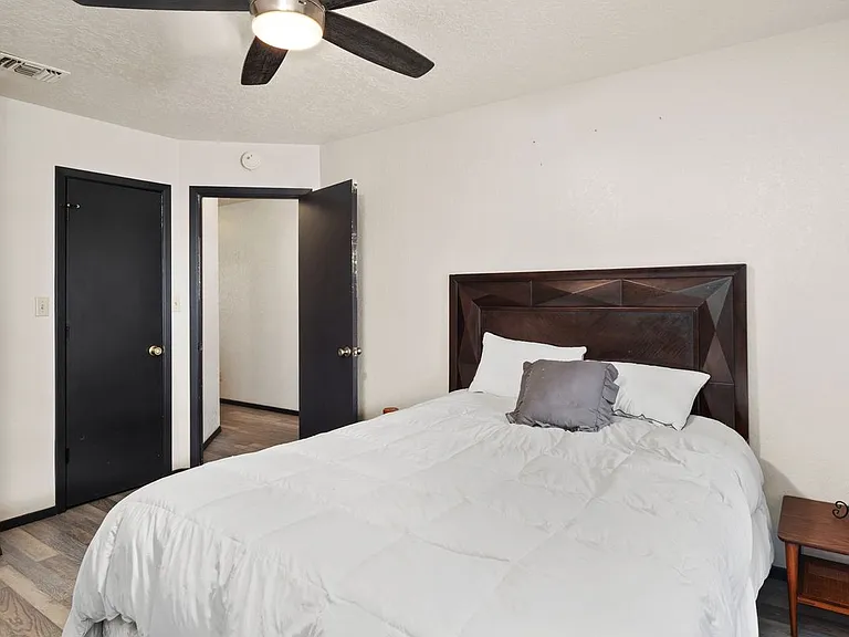 103 Niblic Ct — Photo 16