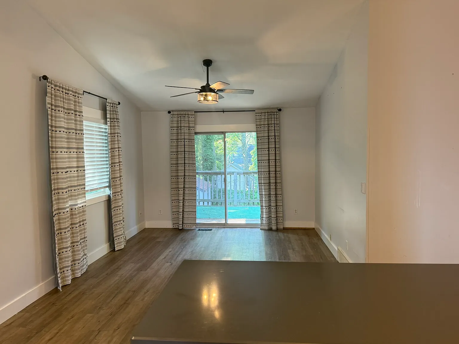3 bed, 1600 sqft, $2,500 — Photo 4