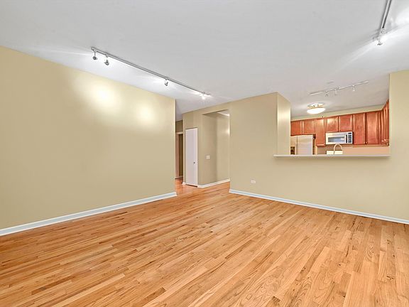 5th image of 1111 S Wabash Ave APT 701
