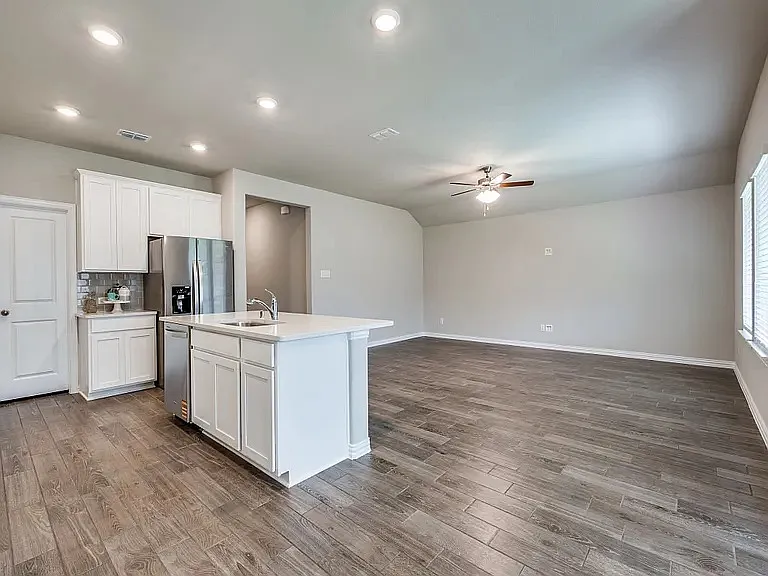 3925 Jasper Ln — Photo 6