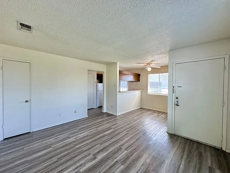 2101 Robert E Lee Dr — Photo 17