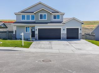 1046 Waylon Dr, West Richland, WA