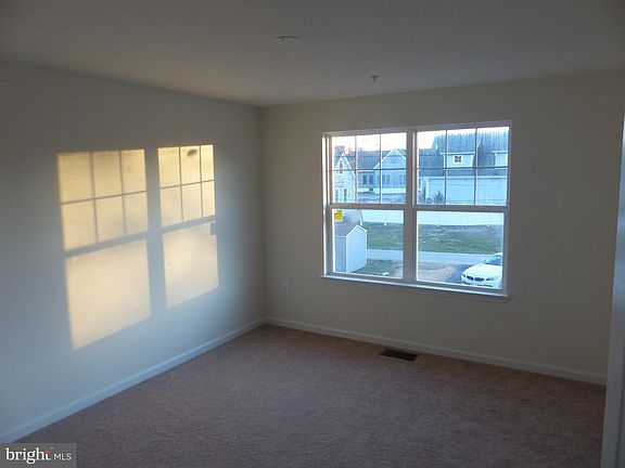 2nd image of 110 Johnstown Ln