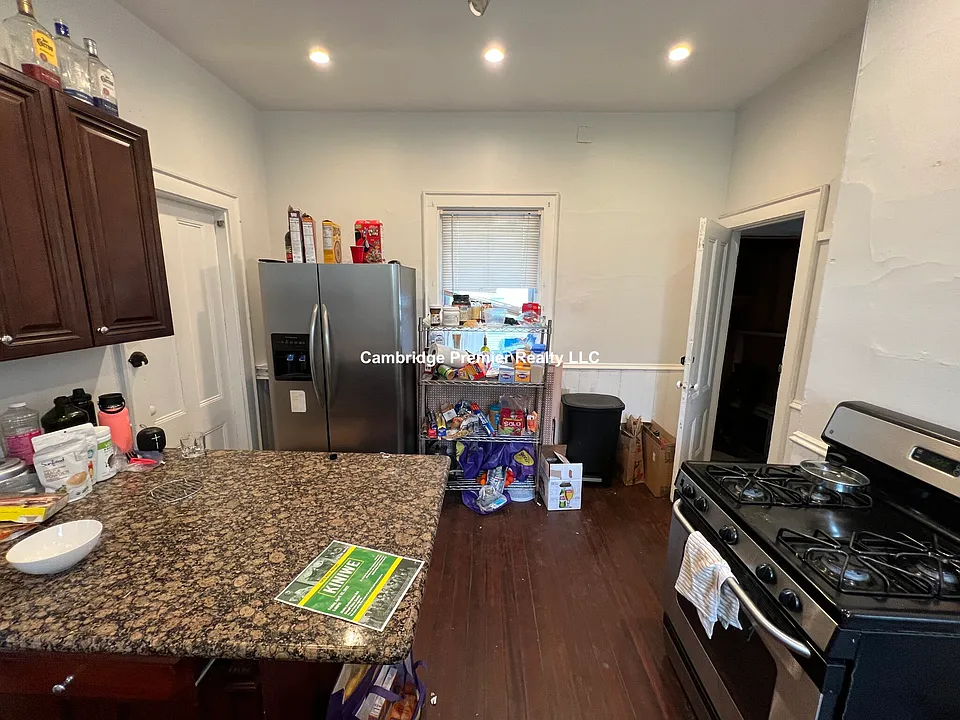 76 Curtis St #1