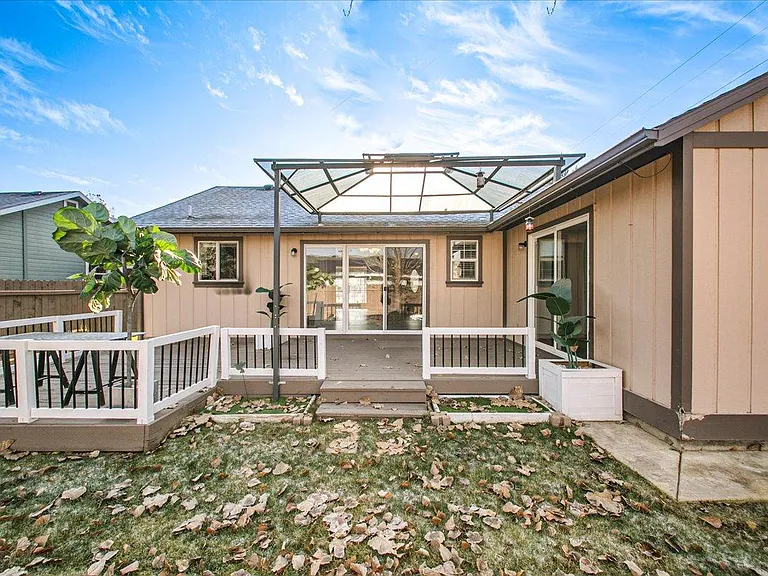 13734 W Meadowdale Dr — Photo 40