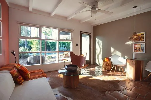 962 E Parocela Pl — Photo 4