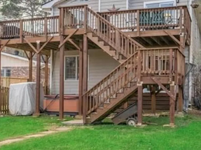 628 Lake Dr — Photo 1