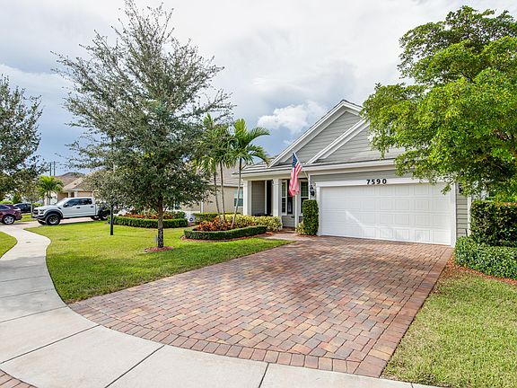 Home For Sale In Oak Haven