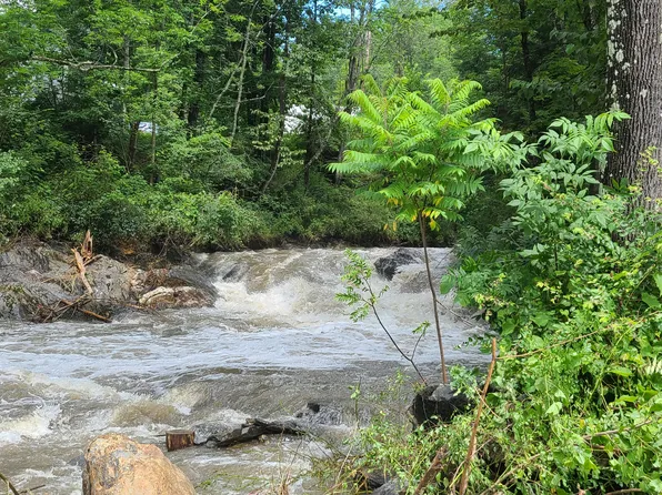 18 Martinsville Rd #A, Hartland, VT 05048