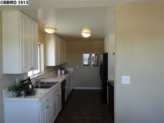 4th image of 6101 Arlington Blvd
