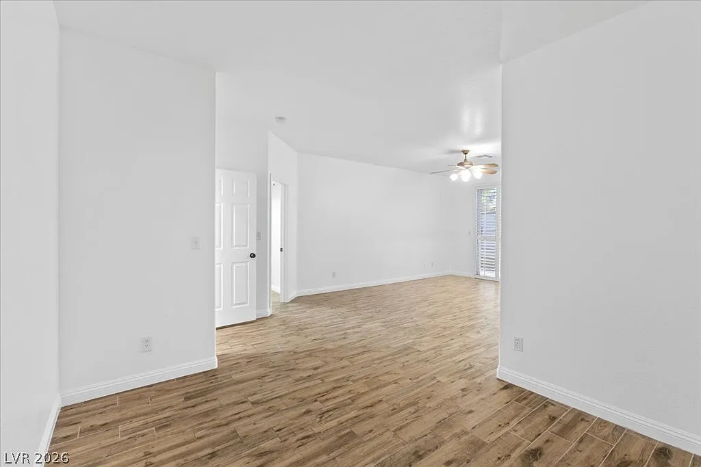 3 bed, 2.0 bath, 2020 sqft, $2,600 — Photo 4