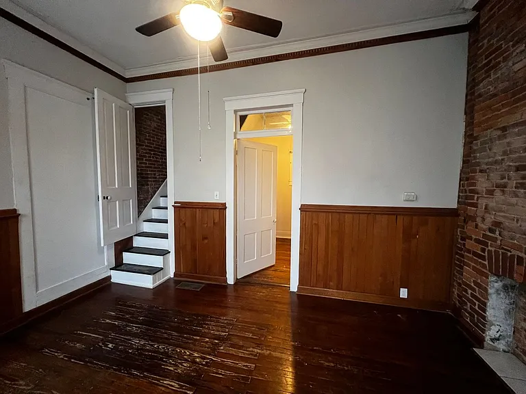 1327 E Washington St — Photo 7
