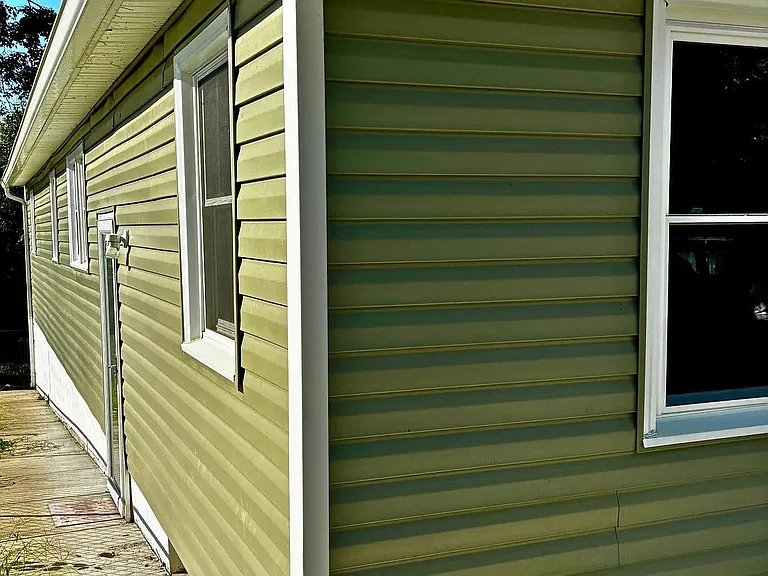 1518 Arling Ave — Photo 2