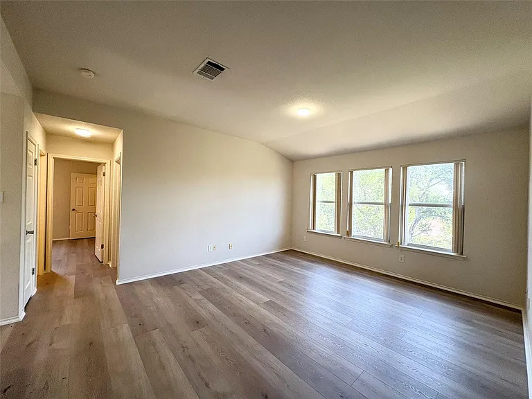 1101 Wood Creek Dr — Photo 21