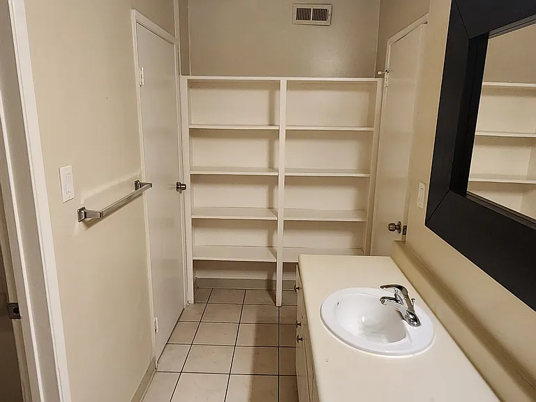 599 S 10th St #22 — Photo 7