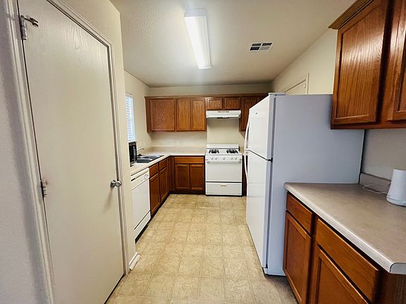 4th image of 15118 Pidmont Ln