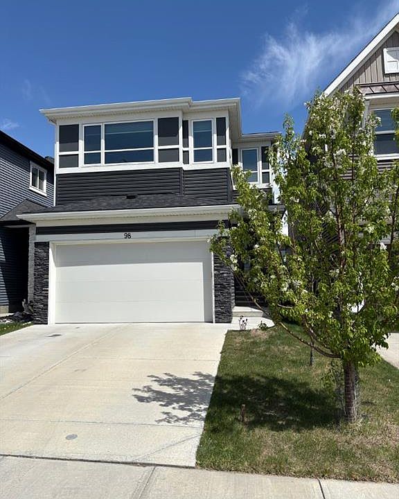 1st image of 98 W Lucas Cres NW