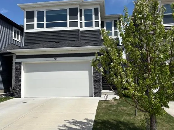 98 W Lucas Cres NW, Calgary, AB T3P 1M6