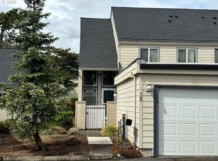 50 NE Village Squire Ave UNIT 15, Gresham, OR 97030