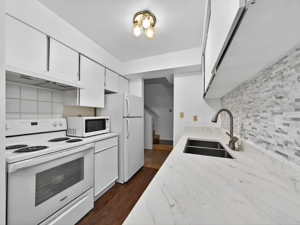 3438 Copeland Ave, Vancouver, BC V5S 4B6