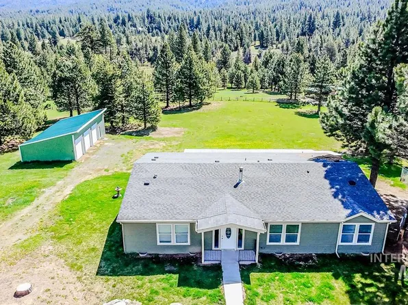 12 Blue Spruce Ct, Cascade, ID 83611