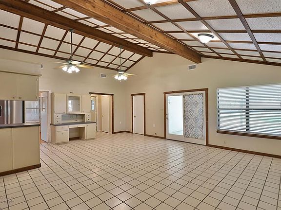 5th image of 1423 Burkett Ln