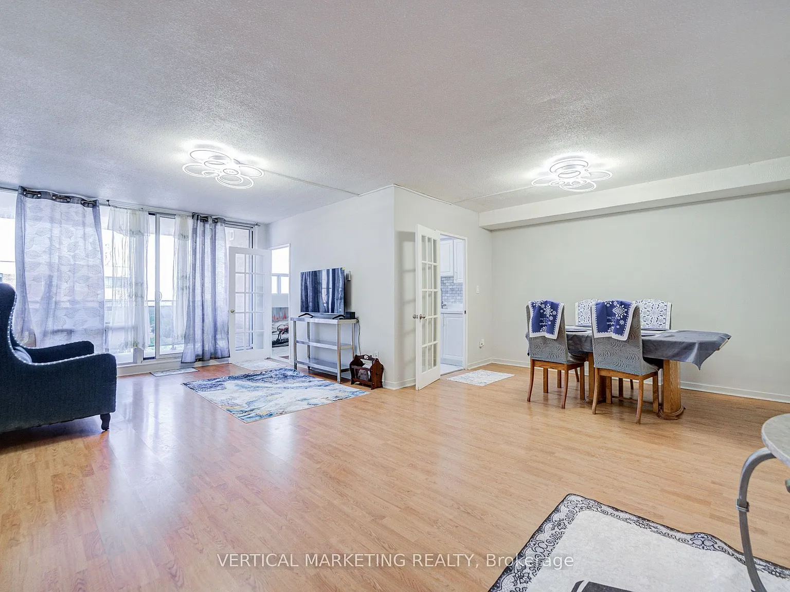 3 bed, $2,950 — Photo 3