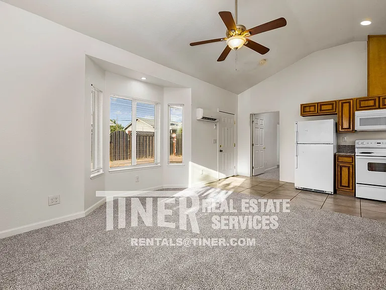9304 Orangevale Ave — Photo 15