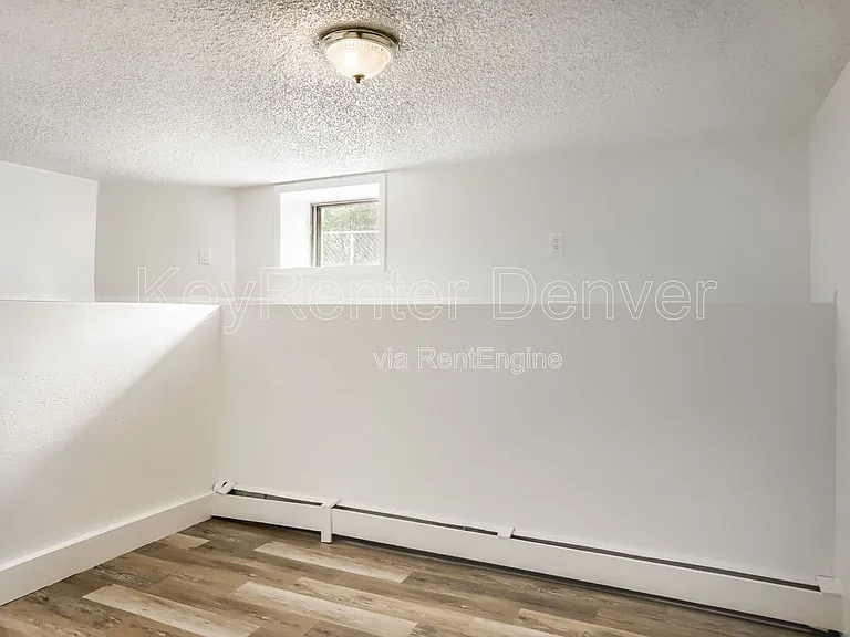 1118 6th St #C — Photo 16