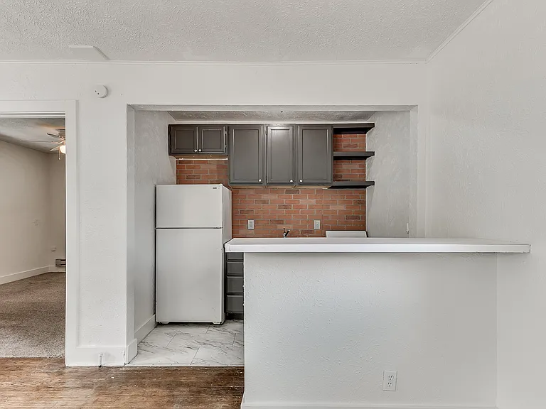 2111 N Linn Ave — Photo 16