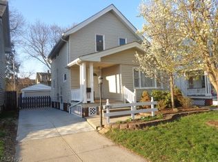 17451 Woodford Ave, Lakewood, OH