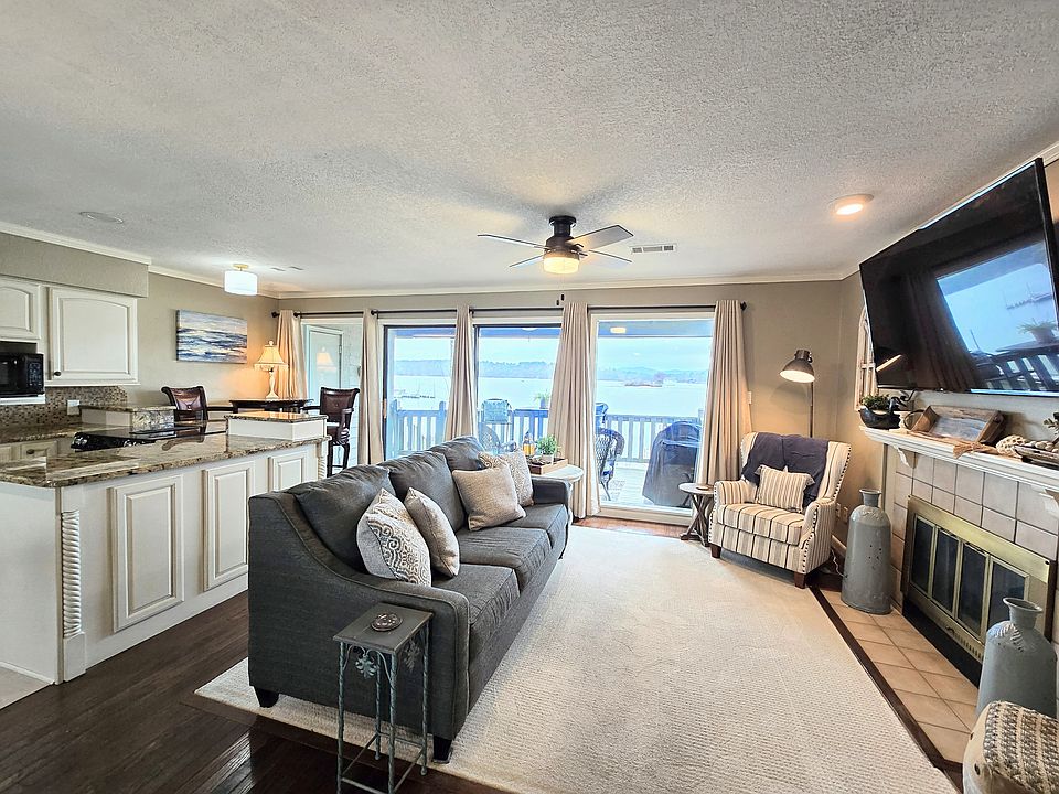 1st image of 400 Farr Shores Dr APT 10A