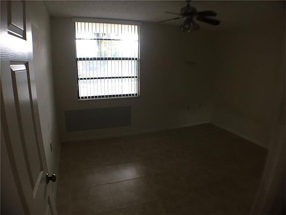 4th image of 1719 Whitehall Dr APT 205