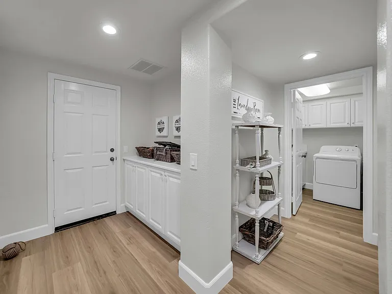 2672 Bungalow Pl — Photo 30