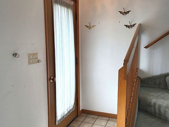 2nd image of 216 Sunshine Dr
