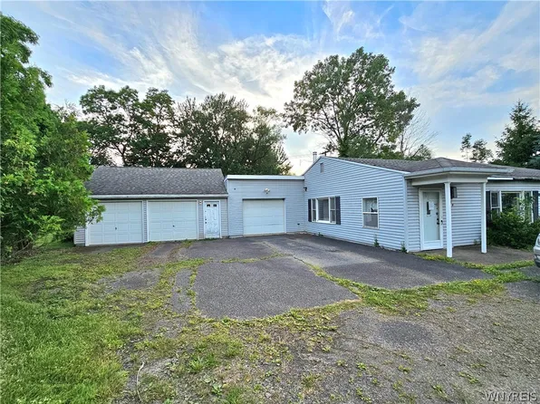 9834 Lake Shore Rd, Angola, NY 14006