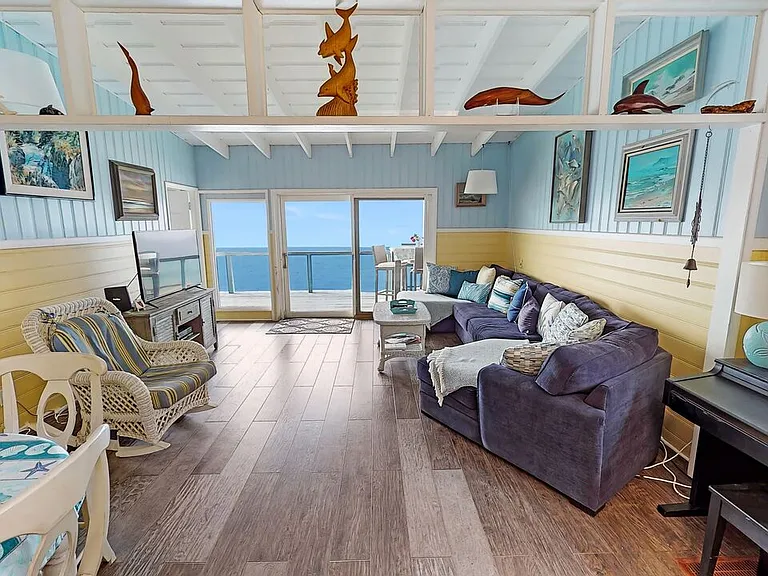 24528 Malibu Rd — Photo 6