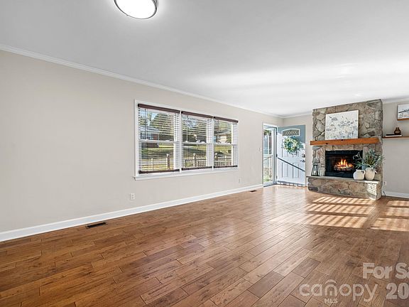5th image of 118 Whitley Rd