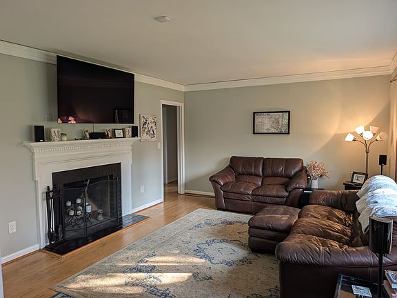 2nd image of 1009 Circle Dr
