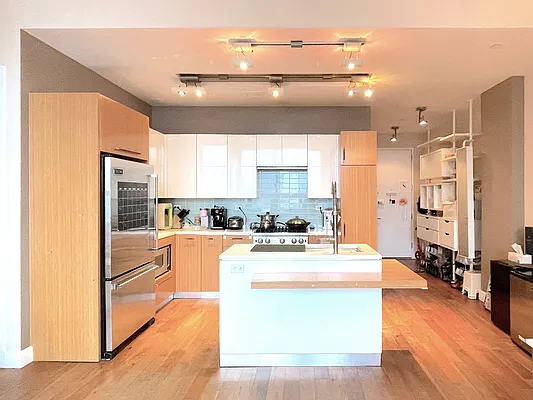 Rented by Modern Spaces | media 20