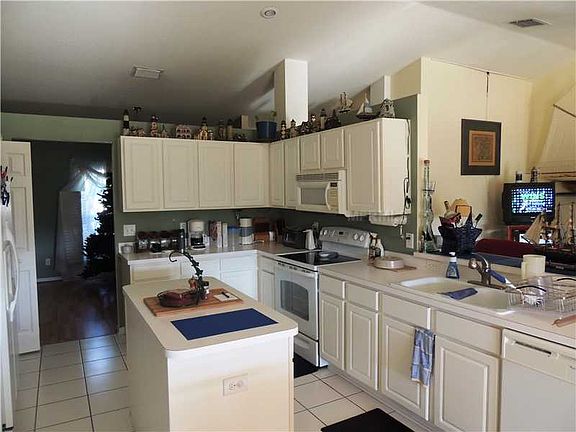 3rd image of 12210 Colonial Estates Ln