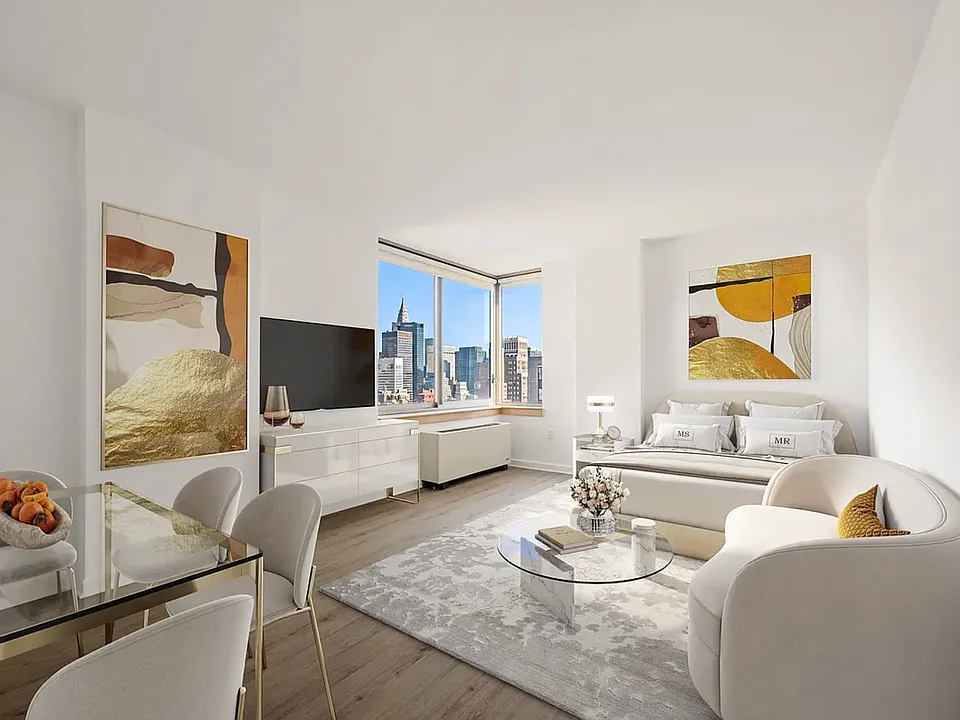 35 W 33rd St #31C