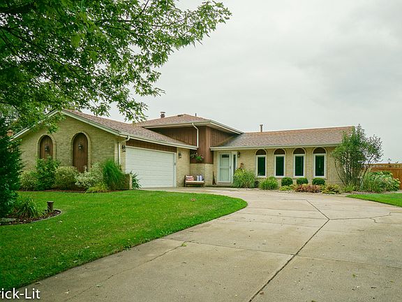 2nd image of 17404 S Heritage Dr
