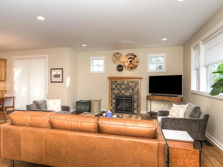 2422 Lolo Dr — Photo 4