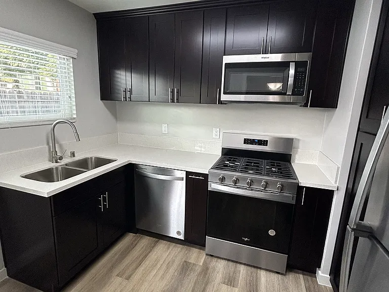 Ladera Townhouse — Photo 29